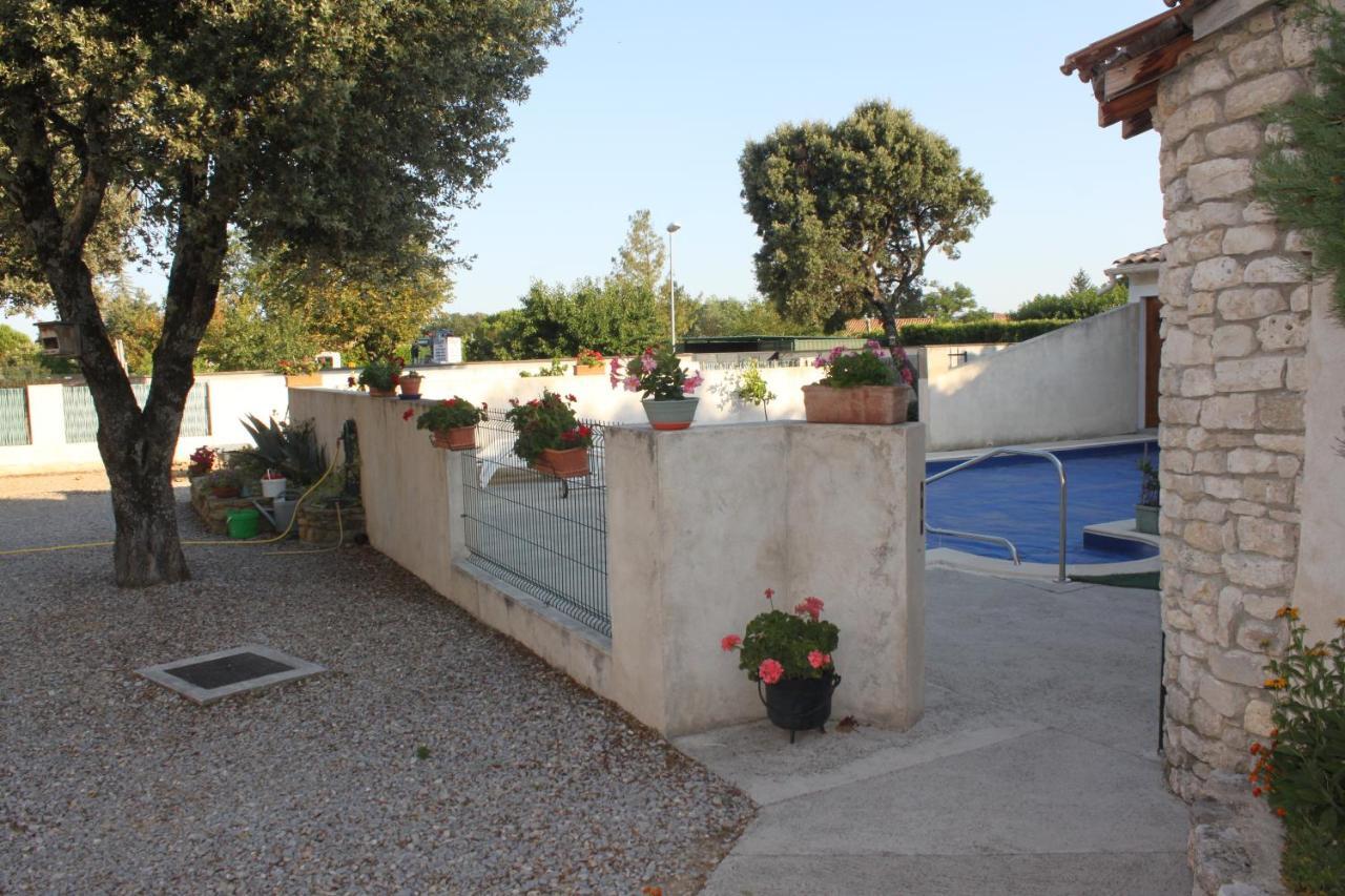 Les Jarres Bleues Apartment Grillon Exterior foto